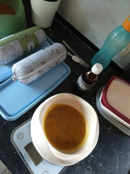 vers voer voor honden dat wordt klaargemaakt 